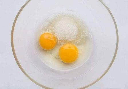 用开水冲鸡蛋拌白糖吃, 对身体还是存在着弊端, 重者