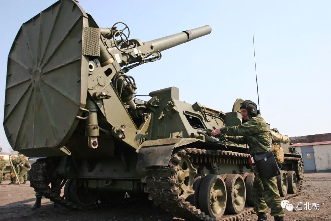俄罗斯军队的强拆利器:2s4式"郁金香"240毫米自行迫击炮图鉴
