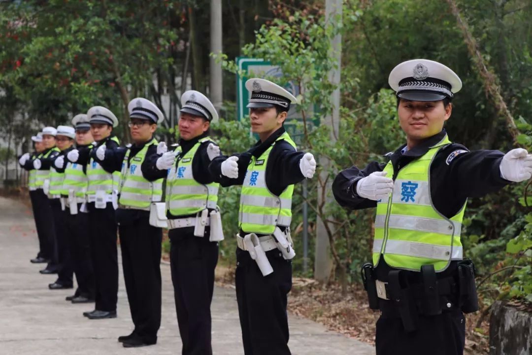 深圳辅警招聘_深圳辅警招聘,99人争一岗,深圳辅警待遇真的有那么好吗(3)