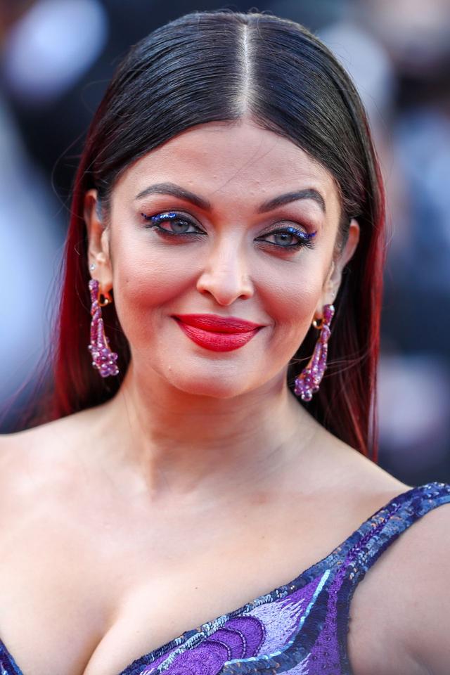 艾西瓦娅·雷(aishwarya rai)在戛纳国际电影节《太阳