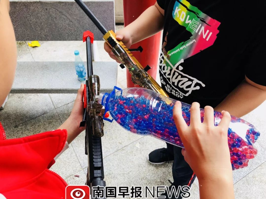 学生中流行的水枪弹看似软绵绵严重可致命