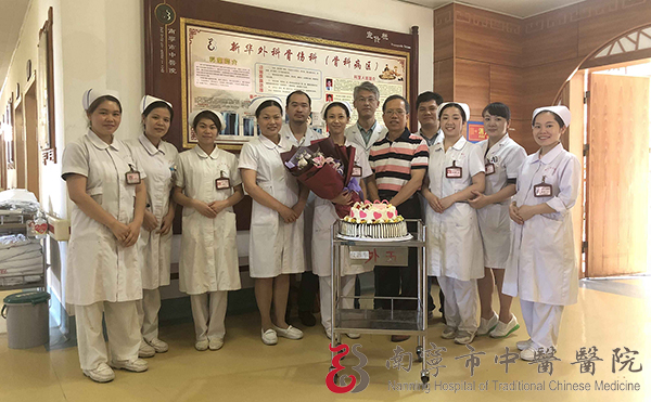 南宁市中医医院:护士节慰问活动为临床一线护