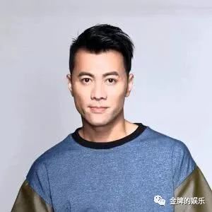 香港一线歌星梁汉文星途坎坷,如今落魄到去农村婚礼献唱