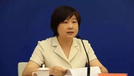 她带领相关部门负责同志,与河西区区长李学义,副区长刘惠杰及区侨办