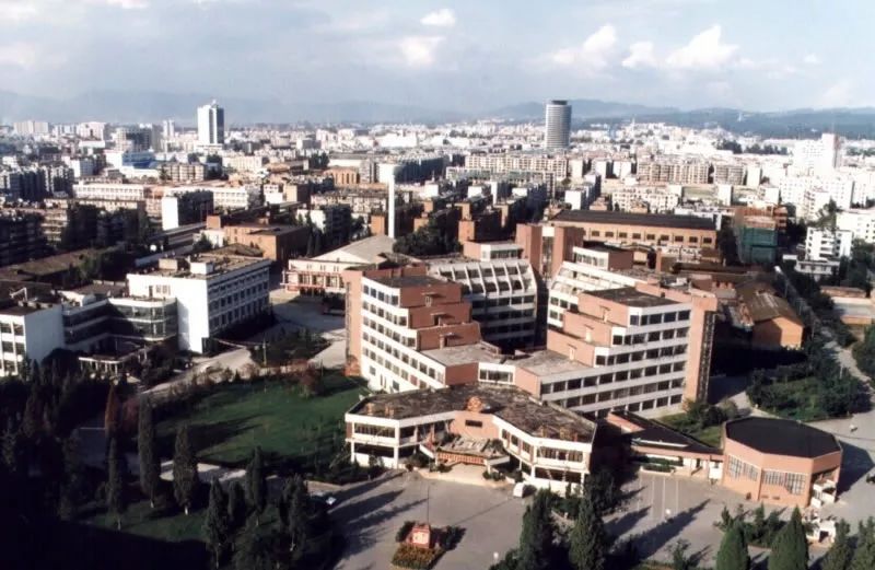 青春最美好的回忆 昆明理工大学新迎校区 与 城市学院校门仅 一街之隔