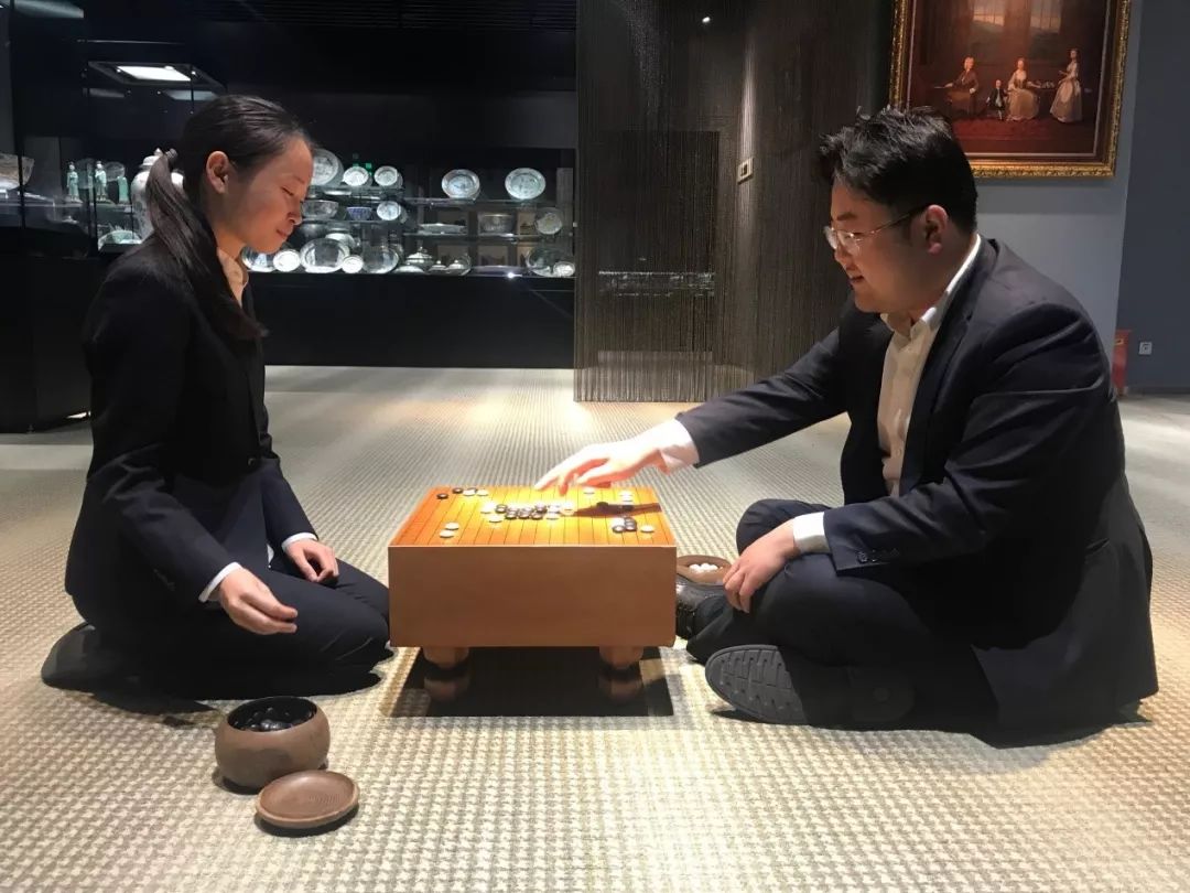 在没有脚的棋盘上下棋不叫下棋