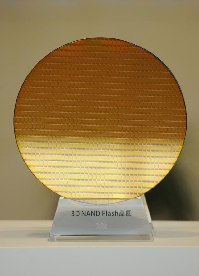 国家存储器基地长江存储生产的3d nand flash晶圆.记者高勇摄