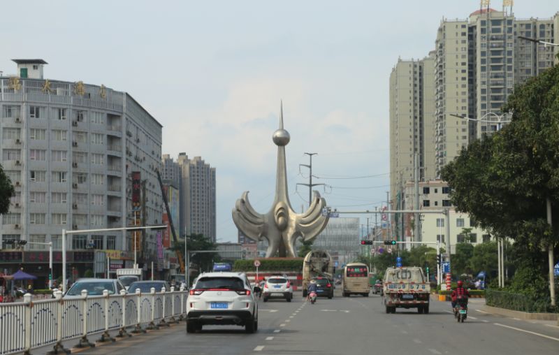 平南西江一桥→瑞雁广场→朝阳大道(停车)→巴黎城→江北大道(龙舟赛