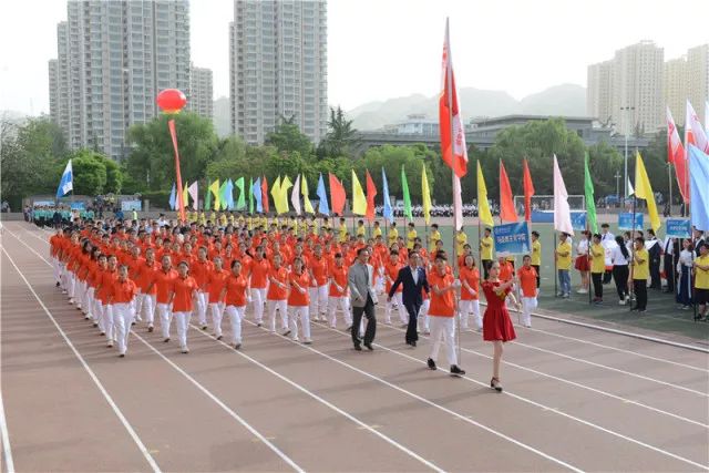 当航拍遇上西师运动会,引导员也美爆了