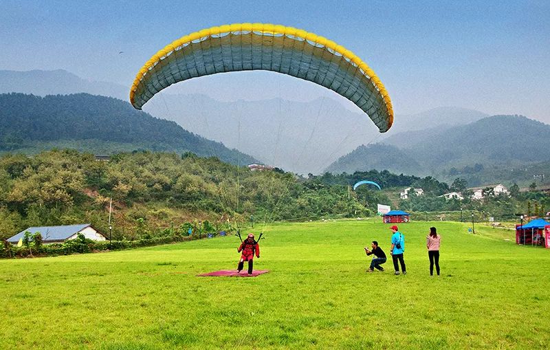 罗江将通过罗江旅游公众平台,赠送白马关景区内庞统祠景点门票,以及白