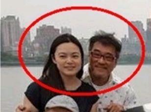 今天,港媒曝光了李宗盛与友人在游艇上的合照,而李宗盛三婚妻子千惠