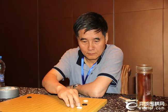 中外名士教授围棋赛开战 陈丹淮蓝晓石等上阵手谈