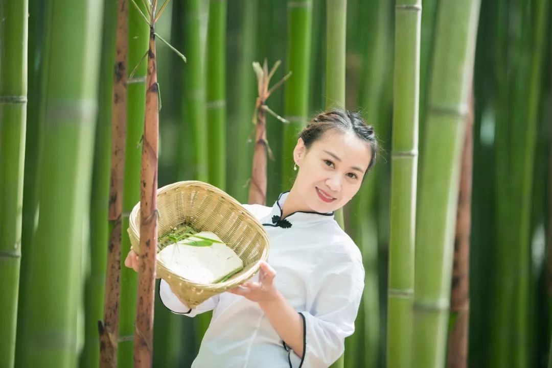 豆腐西施有话说亲爱的游客朋友们,重渡沟献礼519中国旅游日,火爆开启