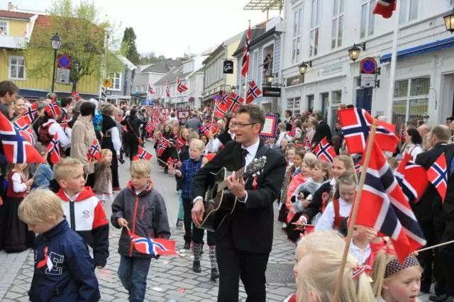今天是挪威国庆节!