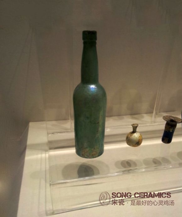 西安博物院藏 元代琉璃酒瓶