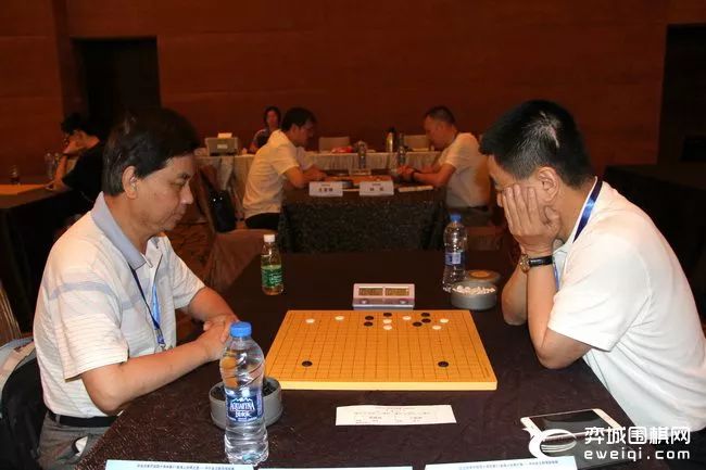 中外名士教授围棋赛开战 陈丹淮蓝晓石等上阵手谈