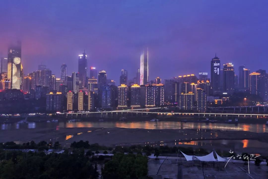 重庆最美夜景在哪别争了当然是在浴缸里