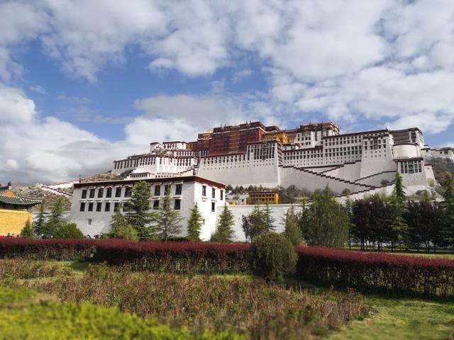 去西藏旅游需要办理边防证吗?去这些地方必备