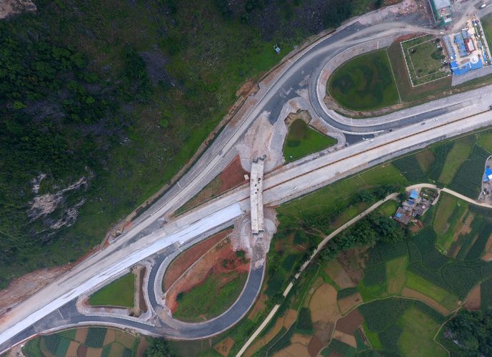 靖西至龙邦高速公路有望年底通车.