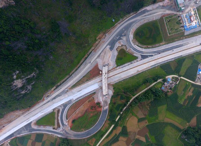 中越边境靖西至龙邦高速公路有望年底通车.