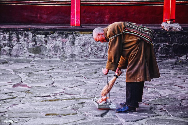 扫地僧的真实来历金庸早在书做了提示有三点可以证明