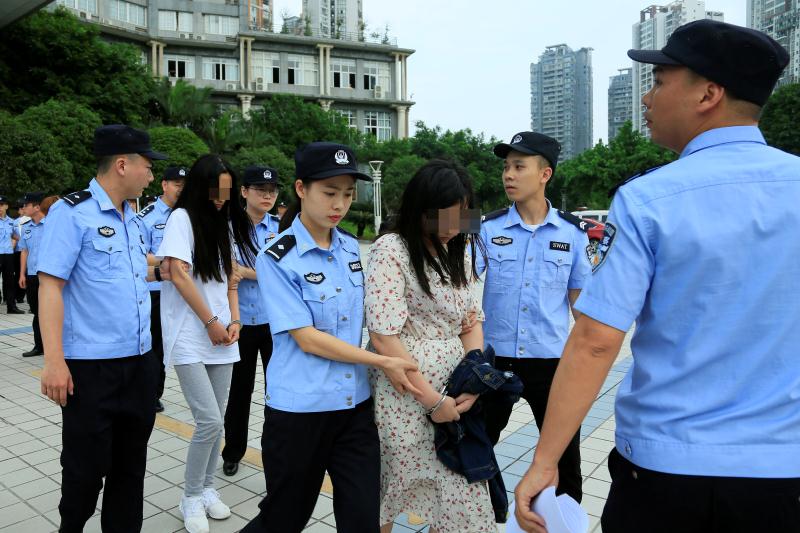 重庆市永川区公安局获悉,该局在湖北武汉抓获的涉嫌制假信用卡诈骗