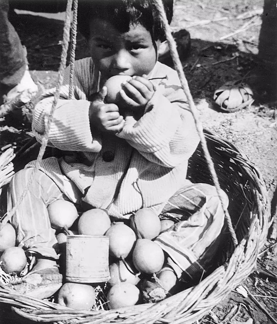 聂荣臻送别日本小姑娘 1940年8月