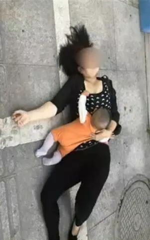 什么原因?三明一名带着5个月孩子的妈妈竟在街上晕倒