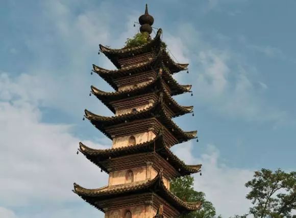 长庆寺塔,位于黄山市歙县城西练江南岸西于山.