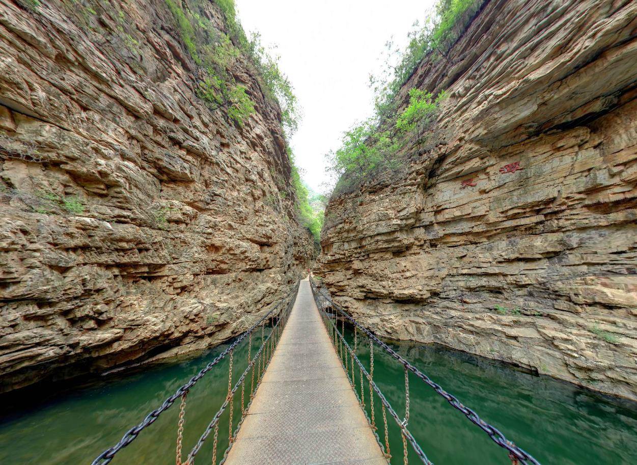 集高山,峡谷,湖面,深潭为一体的北京京东大峡谷自然风景区