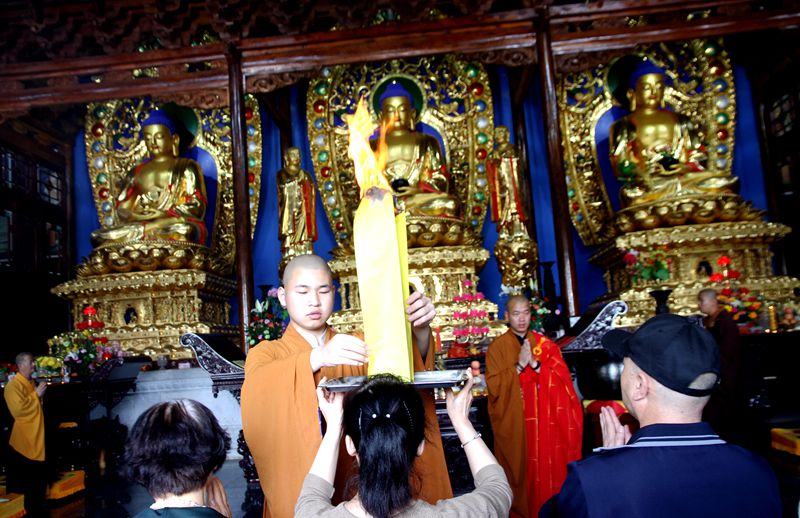 山西盂县水神山报国寺为纪念文殊菩萨圣诞日和水神山传统庙会暨为全县