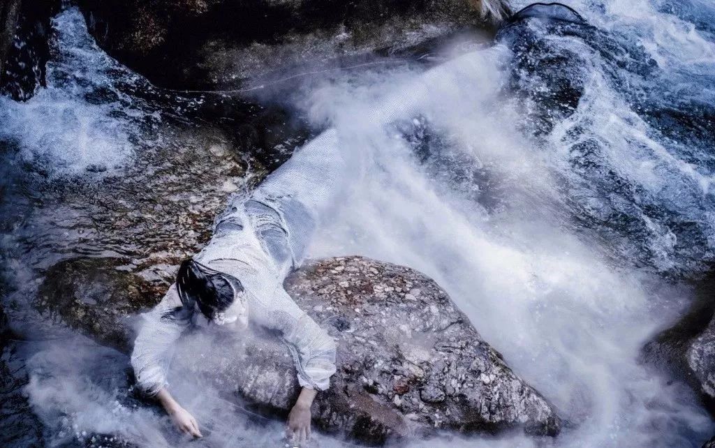 90后摄影师，让《山海经》里的怪兽纷纷成了精，再现了一个奇幻的中国神话世界