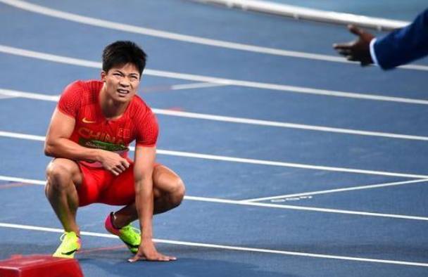 苏炳添获得四连冠:苏炳添率中国队获男子4×100米季军