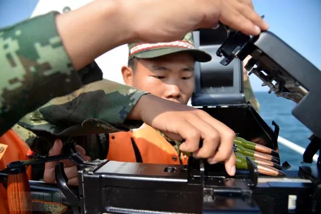 子弹比鸡蛋大!武警广东海警海上射击场面罕见曝光