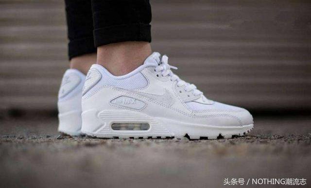 全白air max 90怎么搭_怎么画动漫人物(2)