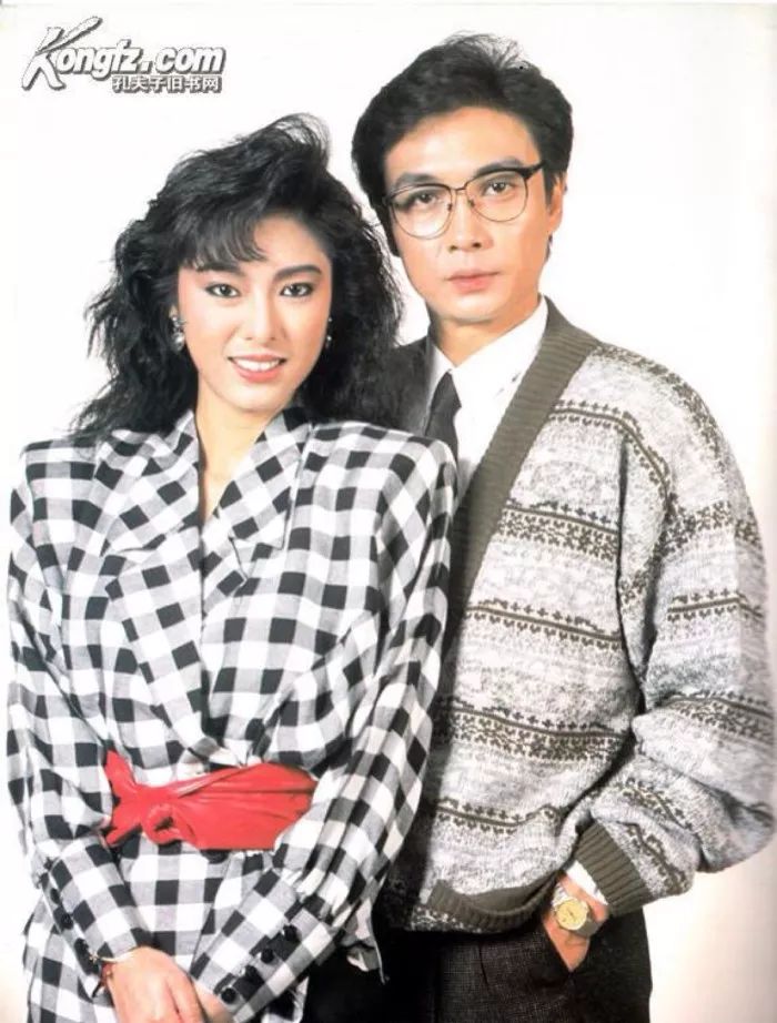 1977年刘松仁在《陆小凤》系列电视剧中饰演主角陆小凤, 这部剧也让他