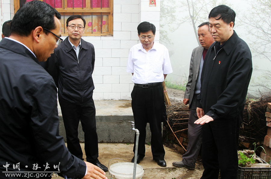 勘察院副院长左伟,天水市人民政府副市长王洪义,市政府副秘书长邵红伟