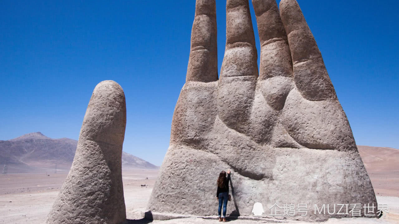 世界上最荒凉的雕塑:距今不到30年,被游客写满到此一游!