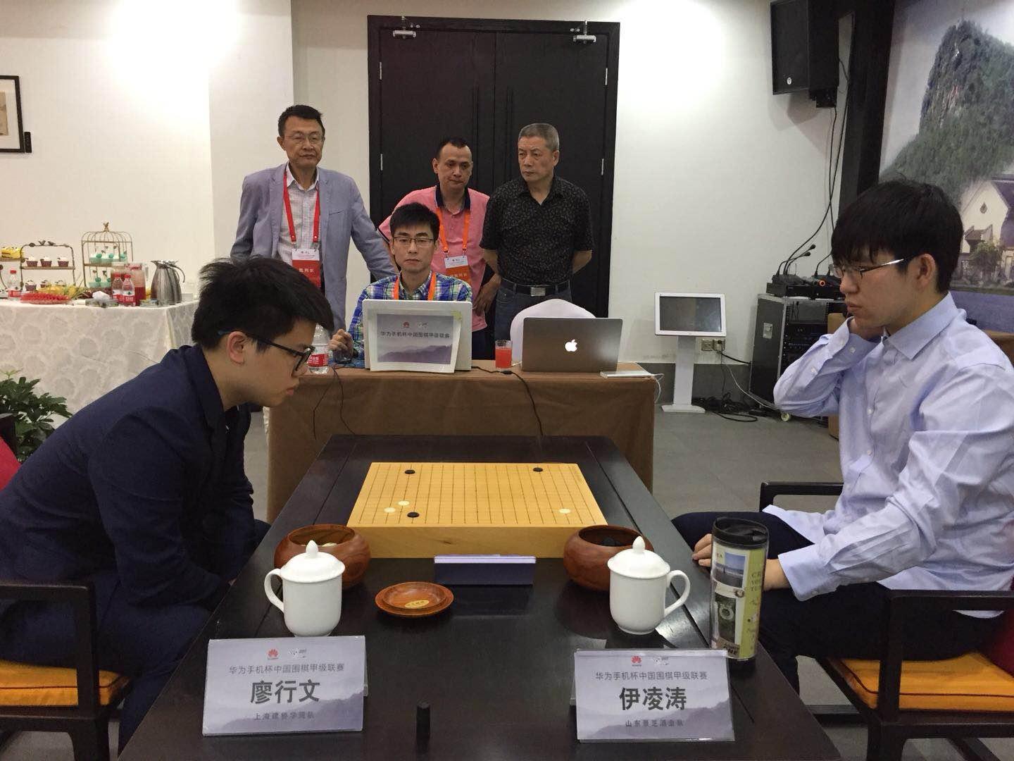 快棋台:廖行文vs尹凌涛尹凌涛廖行文现场图片(浙江昆仑队 vs 成都懿锦