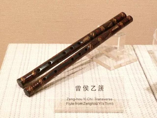 篪 ■曾侯乙墓出土保存完好纹饰华丽 篪是汉族古老的横吹竹管乐器