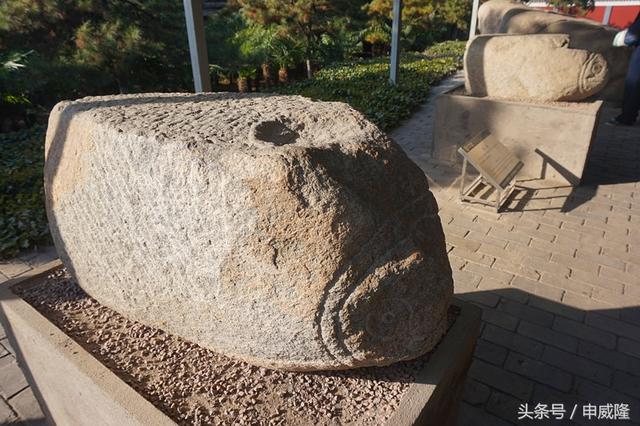 汉武帝茂陵墓前修建起巨大水池台阶直接通往墓顶部