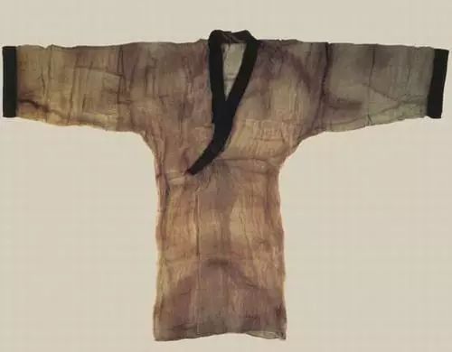 湖南省博物馆:素纱禅衣