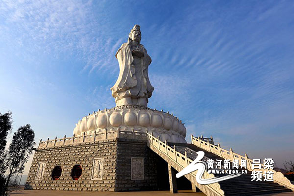 景区由崇孝寺,敬德祠,财神殿,青云十八阶,观音大佛,金龙庙,金龙泉