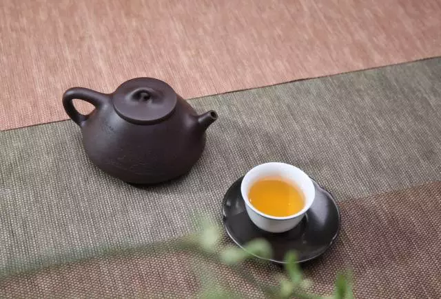 哲理故事:留下一杯温茶