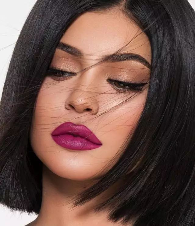 整容女那么多,凭什么kylie jenner是全球青少年的偶像