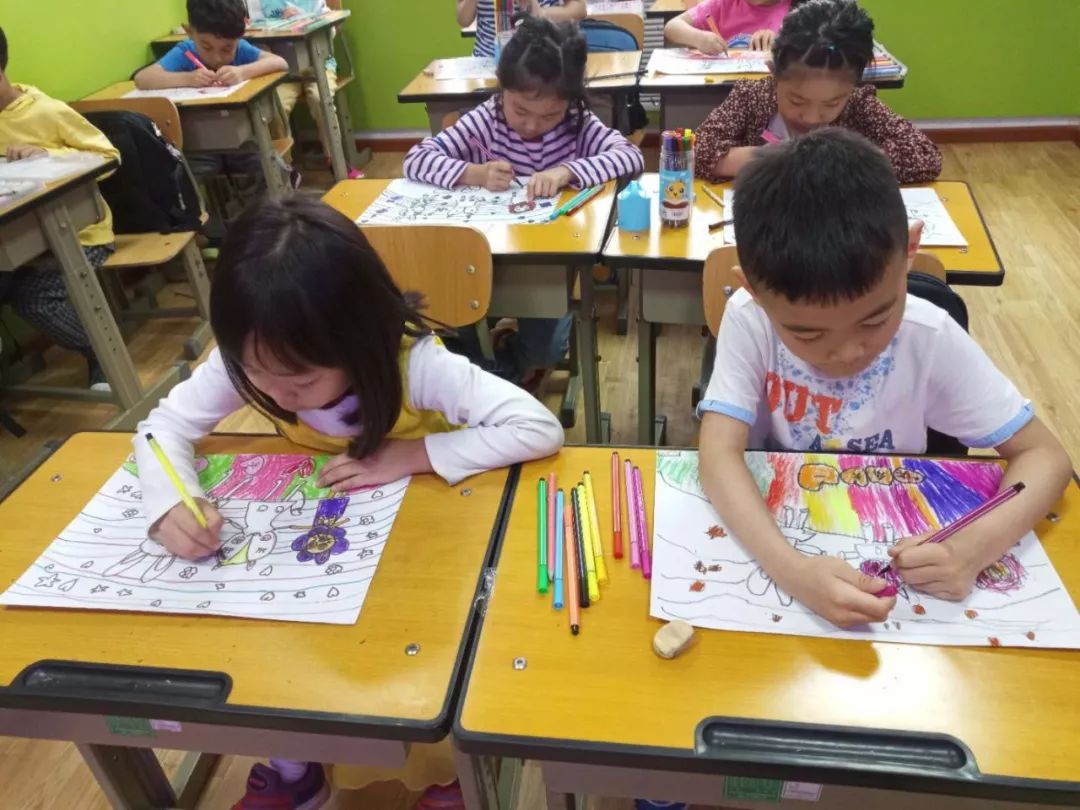 北京优势佳教育组织学员参加"菁英小画家"少儿绘画沙龙