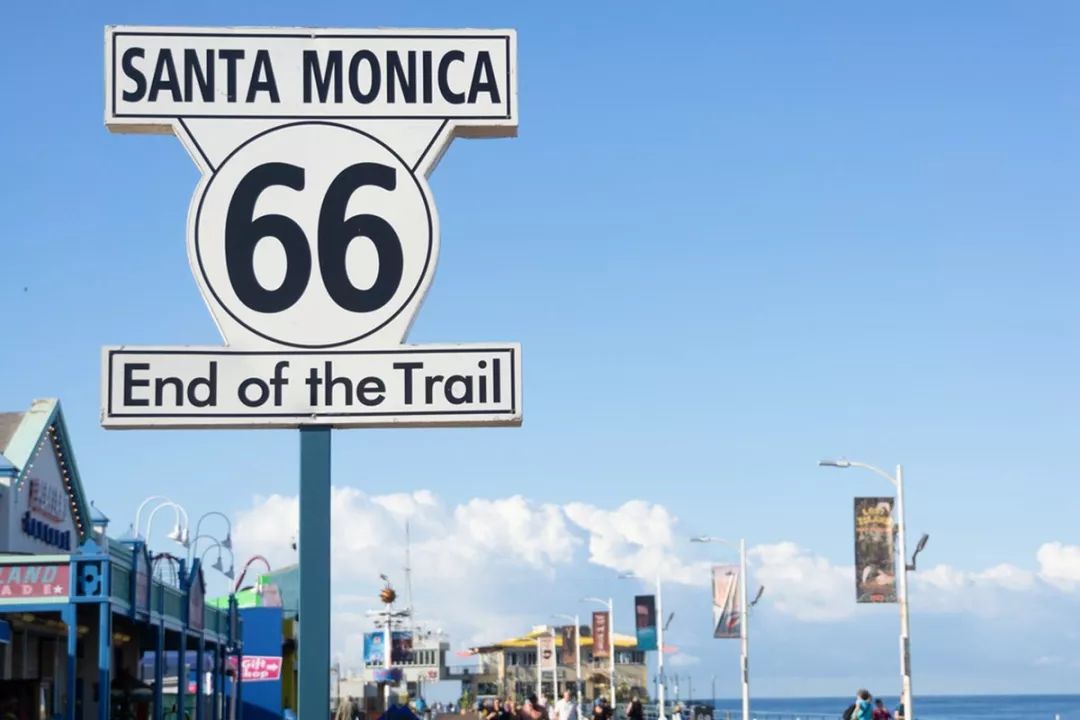 圣塔莫尼卡海滩(santa monica beach)是66号公路的终点,位于洛杉矶