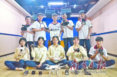 博文学校高中部致力于发展学生的各类兴趣爱好,让学生在探究中学习,在