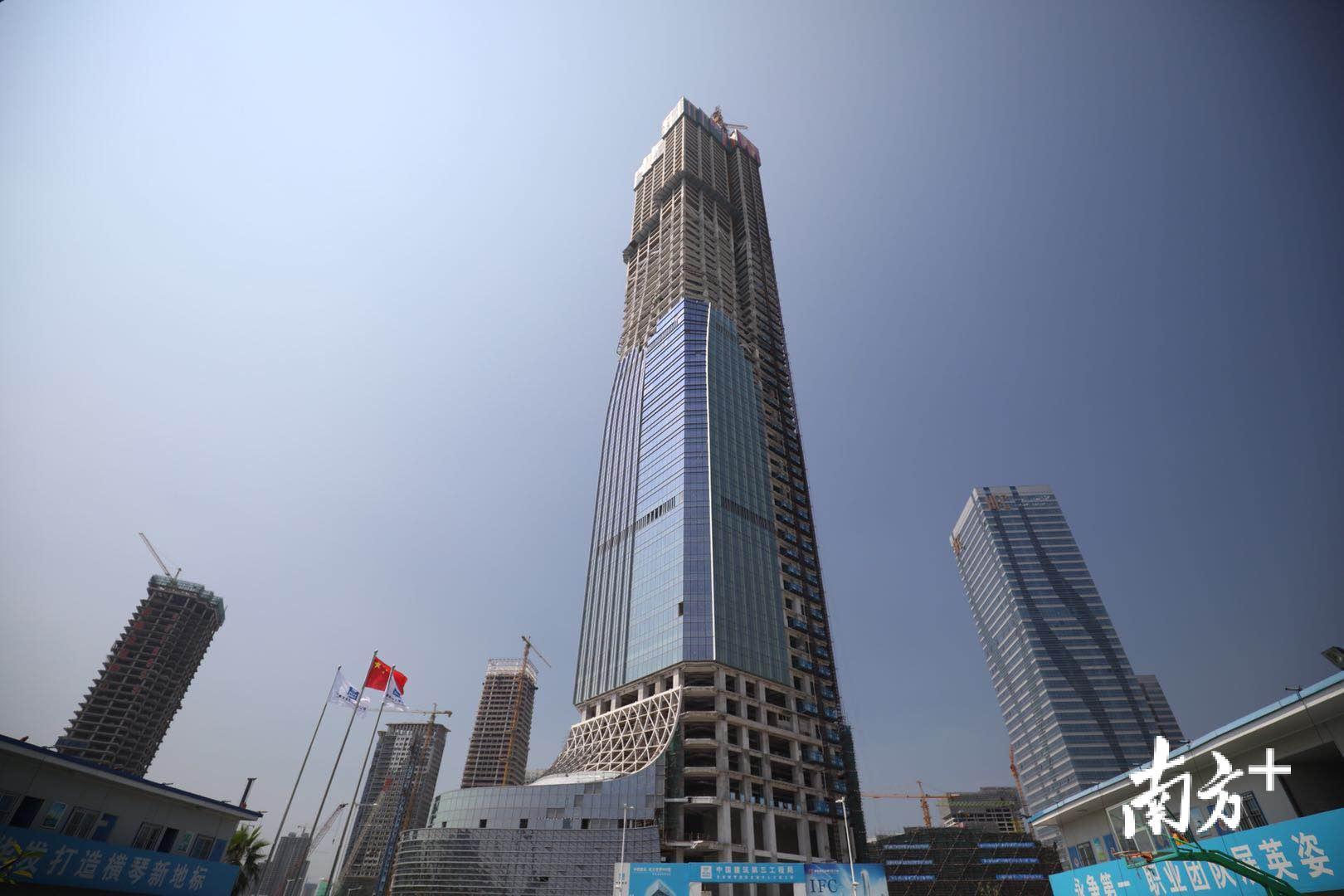 珠海在建高楼体封顶,横琴国际金融中心明年1月