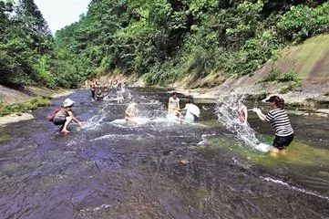 威远县外事侨务旅游局和威远县连界镇人民政府对于连界石板河旅游景区